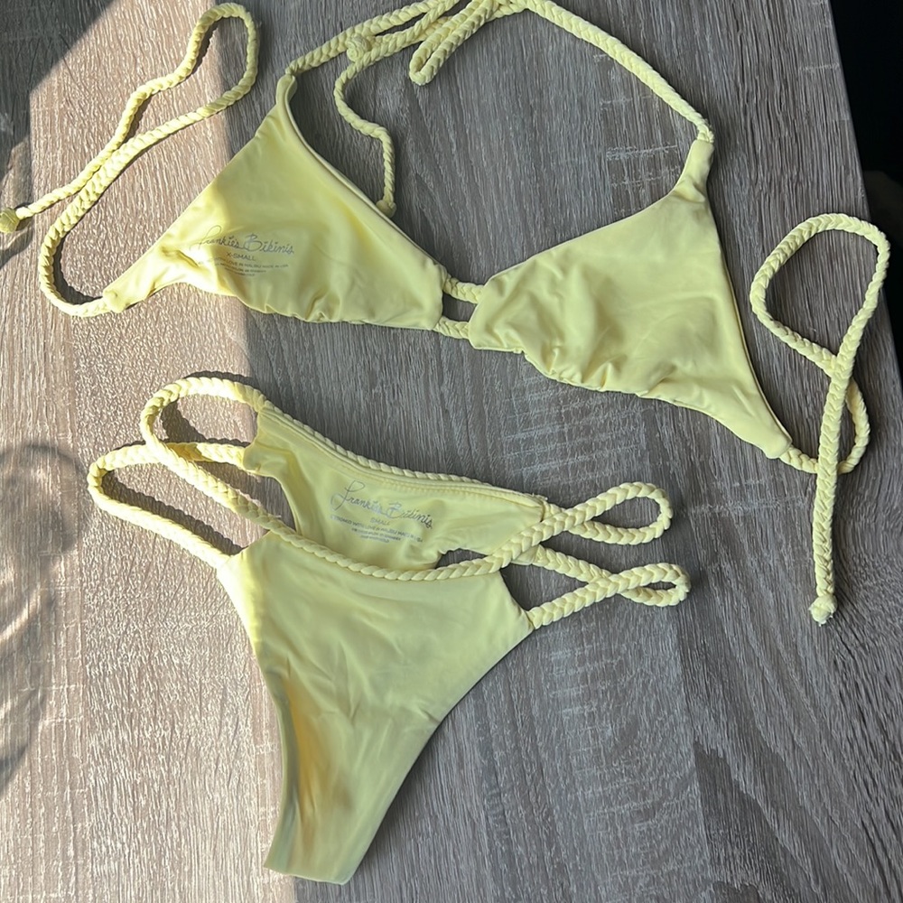 Frankie’s Bikinis Butter Yellow Gorgeous Oceanside Set Size S/XS - Picture 4 of 7